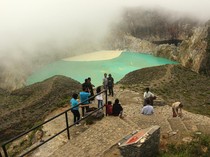 1765861497605-kenaikan-status-gunung-kelimutu_43