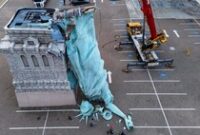 1765904688534-replika-patung-liberty-brasil-roboh-diterjang-angin-1765854343314_43