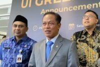 1765904701948-caption-menteri-lingkungan-hidup-hanif-faisol-nurofiq-di-universitas-diponegoro-undip-kecamatan-tembalang-kota-semarang-selasa-1765874151972_43