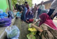 1766034284612-warga-menggelar-tradisi-doa-bersama-di-sendang-desa-sukolilo-kecamatan-sukolilo-pati-sebagai-bentuk-menjaga-dan-syukur-terhada-1765960045090_43