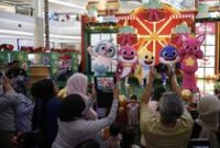 1766250290231-serunya-bermain-bersama-pinkfong-dan-baby-shark-di-mal-1766223562952_43