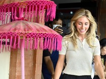 1766660693497-aktris-film-dewasa-bonnie-blue-didenda-rp200-ribu-usai-langgar-lalin-saat-bikin-konten-1765526778452_43