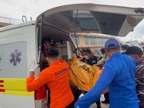 1766984704795-1-jenazah-korban-kapal-pelatih-valencia-yang-tenggelam-di-labuan-bajo-ditemukan-1766973235139_43