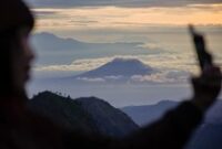 1767243973058-matahari-terbit-pertama-2026-di-gunung-bromo-1767237748394_43