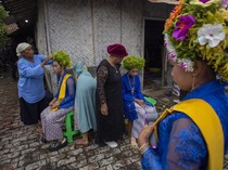 1767243976087-pesta-adat-ngarot-lelea-1767157124437_43