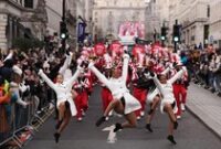 1767330388340-parade-tahun-baru-warnai-awal-2026-di-london-1767281216780_43