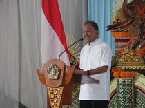 1767848685713-gubernur-bali-wayan-koster-berpidato-dalam-acara-peletakan-batu-pertama-pembangunan-jalan-pintas-singaraja-mengwitani-titik-9--1767771547392_43