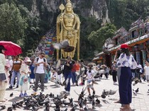 1768323899608-malaysia-jadi-negara-asean-paling-banyak-dikunjungi-turis-2025-1768280477838_43