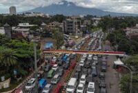 1768539906608-puncak-bogor-dipadati-kendaraan-saat-libur-isra-miraj-1768538384381_43